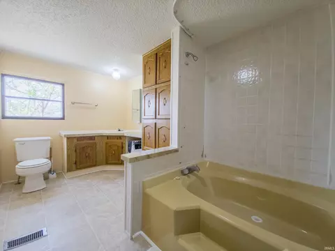 203 E Main St, Allendale, IL 62410 photo 13