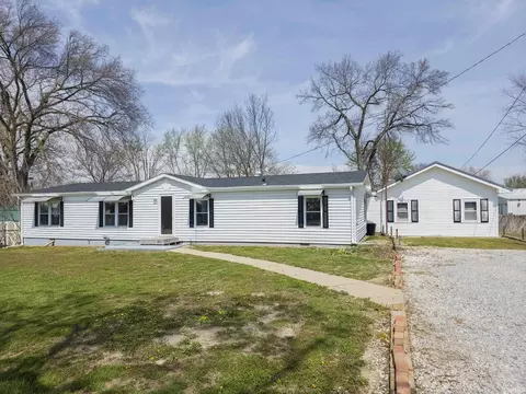 203 E Main St, Allendale, IL 62410 photo 1