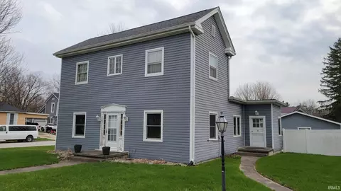 326 N Main St, Warren, IN 46792