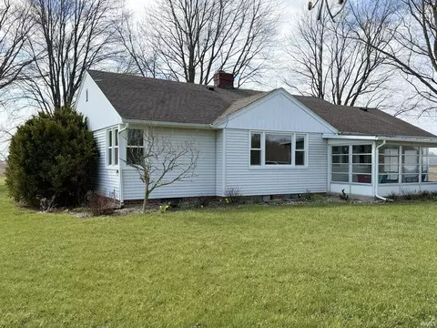 4513 S 700 W Rd, Mentone, IN 46539