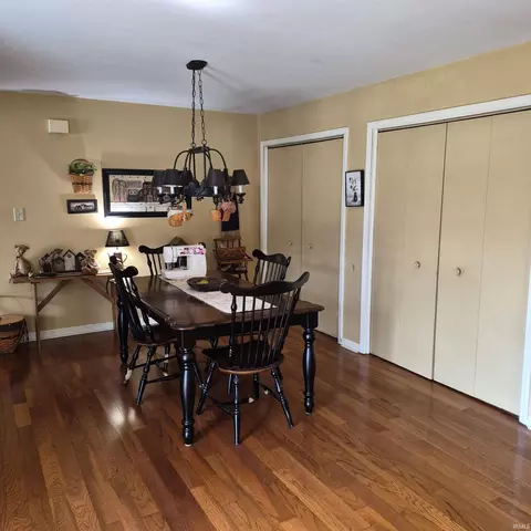 Dining - 2925 E Carowinds Ct, Bloomington, IN 47401 photo 2 of 2