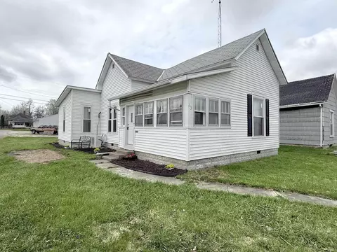 Exterior - 233 E Commerce St, Dunkirk, IN 47336 photo 2 of 5