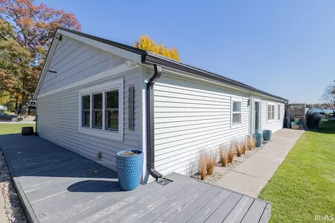 50938 N Shore Dr, Elkhart, IN 46514