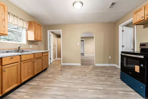 Entry Way - 446 E Center St, Dunkirk, IN 47336 photo 2 of 5
