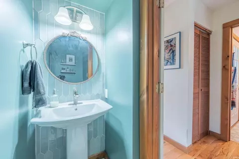 Bath - 2750 E Buttonwood Ln, Bloomington, IN 47401 photo 1 of 4