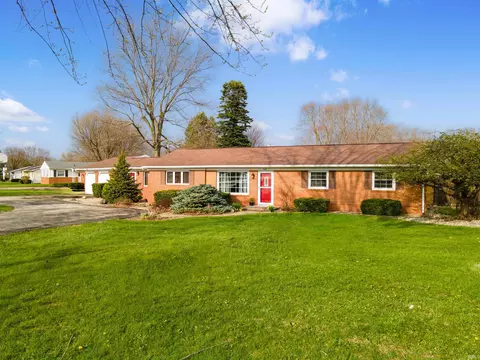 502 Allen Dr, Sweetser, IN 46987