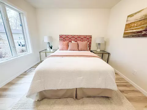 Bedroom - 4 Boulder Ct, Nappanee, IN 46550 photo 2 of 5