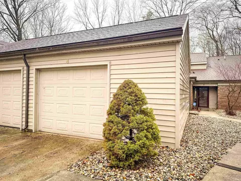 Exterior - 4 Boulder Ct, Nappanee, IN 46550 photo 7 of 7