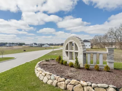 15441 Auldgate Dr, Granger, IN 46530