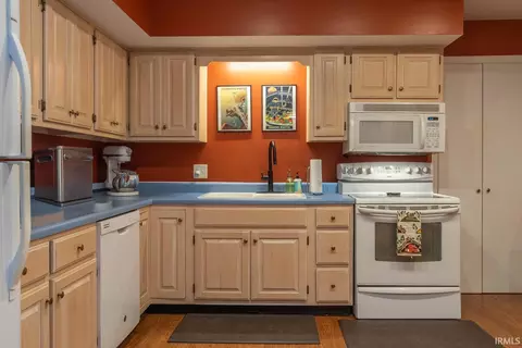 Kitchen - 4026 E Providence Ct, Bloomington, IN 47408 photo 2 of 2