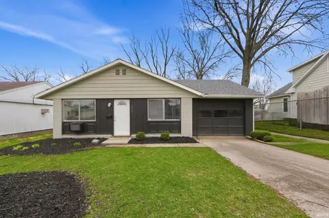 3008 Fairoak Dr, Fort Wayne, IN 46809