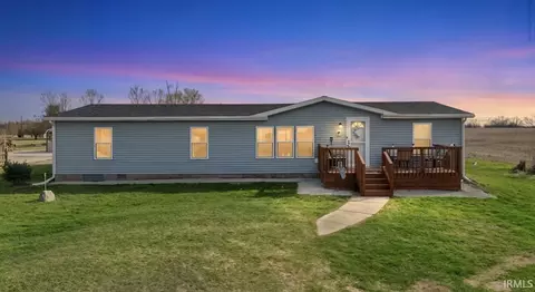 3395 W Crystal Lake Rd, Warsaw, IN 46580