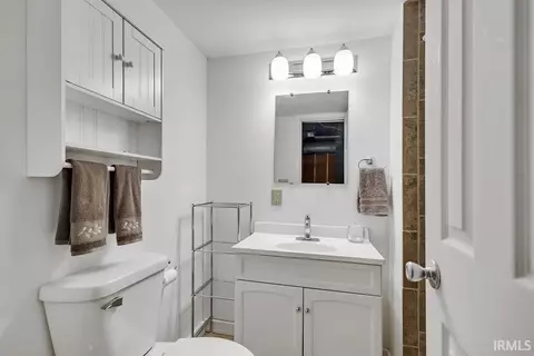 Bath - 618 W 3rd St, Bloomington, IN 47404 photo 2 of 3