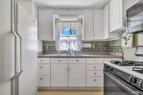 Kitchen - 618 W 3rd St, Bloomington, IN 47404 photo 1 of 1