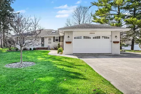 29934 Riviera Dr, Elkhart, IN 46514