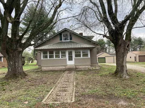 151 N Whitelock Ave, Petersburg, IN 47567