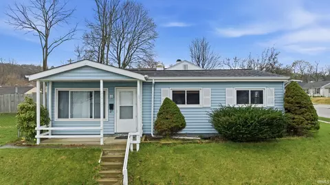 2611 Delaware St, Mishawaka, IN 46544