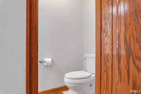 Bath - 3911 E Stonegate Ct, Bloomington, IN 47401 photo 2 of 7