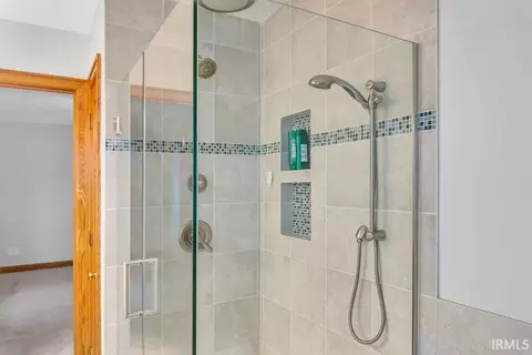 Bath - 3911 E Stonegate Ct, Bloomington, IN 47401 photo 4 of 7