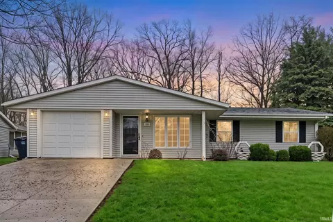 622 N Lincoln St, Warsaw, IN 46580