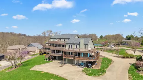9547 S Harbour Pointe Dr, Bloomington, IN 47401