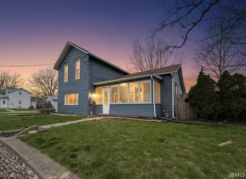 1208 W Quincy St, Garrett, IN 46738