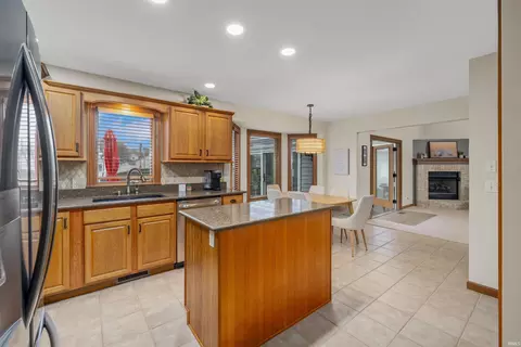 Kitchen - 2312 Laforge Ln, Auburn, IN 46706 photo 3 of 4