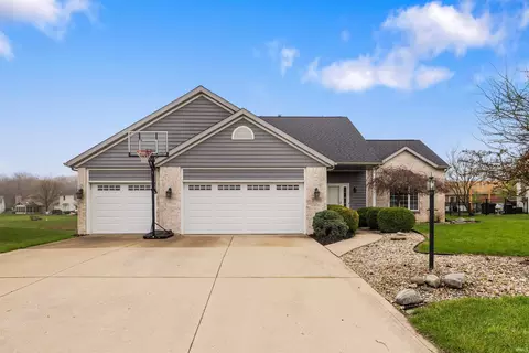 2312 Laforge Ln, Auburn, IN 46706