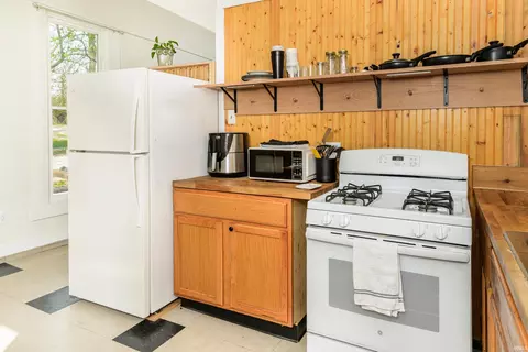 Kitchen - 1020 W 7th St, Bloomington, IN 47404 photo 4 of 5