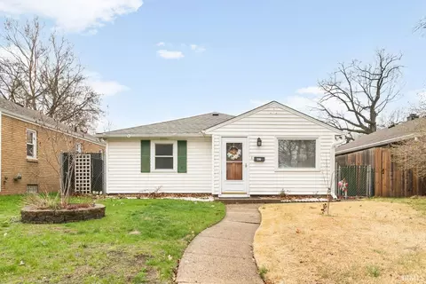 2205 Parkview Pl, South Bend, IN 46616