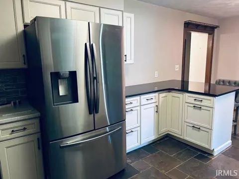 Kitchen - 1536 Gregory Ln, Jasper, IN 47546 photo 2 of 3