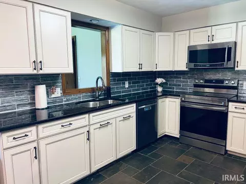 Kitchen - 1536 Gregory Ln, Jasper, IN 47546 photo 1 of 3
