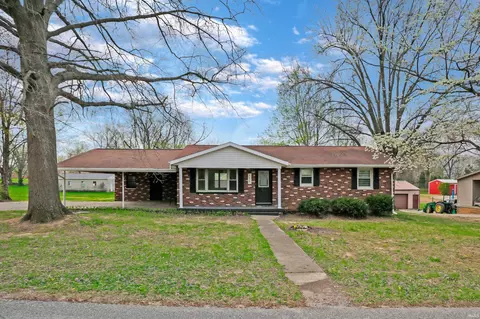 156 W Jefferson Ave, Chandler, IN 47610