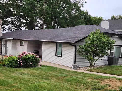 4890 S 930 E Rd, Wolcottville, IN 46795