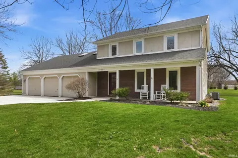 10602 Alderwood Ln, Fort Wayne, IN 46845