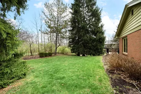 Exterior - 2801 Wind Pump Rd, Fort Wayne, IN 46804 photo 9 of 10