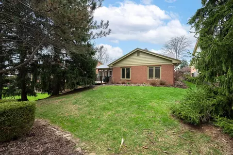 Exterior - 2801 Wind Pump Rd, Fort Wayne, IN 46804 photo 8 of 10