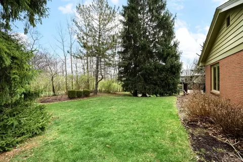 Exterior - 2801 Wind Pump Rd, Fort Wayne, IN 46804 photo 10 of 14