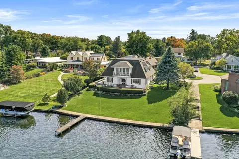 6 Clarendon Dr, Elkhart, IN 46516