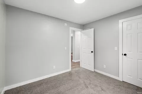 Bedroom - 8930 E Crow Rd, Syracuse, IN 46567 photo 5 of 5