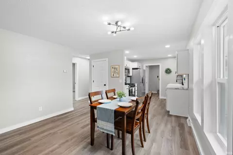 Dining - 8930 E Crow Rd, Syracuse, IN 46567 photo 2 of 2