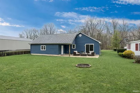 Exterior - 8930 E Crow Rd, Syracuse, IN 46567 photo 4 of 4