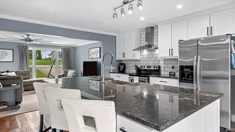 Kitchen - 731 Rocky Crk E, Bedford, IN 47421 photo 2 of 5