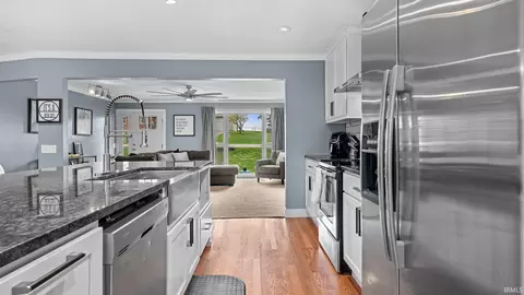 Kitchen - 731 Rocky Crk E, Bedford, IN 47421 photo 4 of 5
