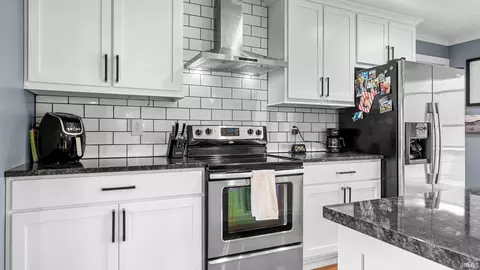 Kitchen - 731 Rocky Crk E, Bedford, IN 47421 photo 5 of 5