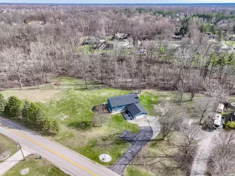 5706 Popp Rd, Fort Wayne, IN 46845