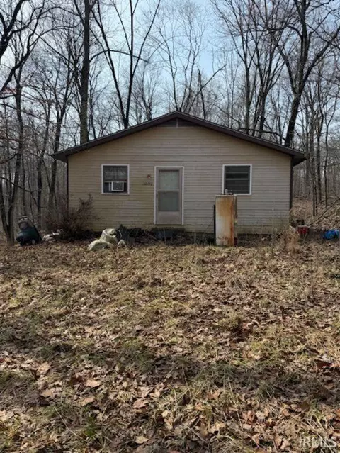 10443 E Lake Edward Dr, Huntingburg, IN 47542