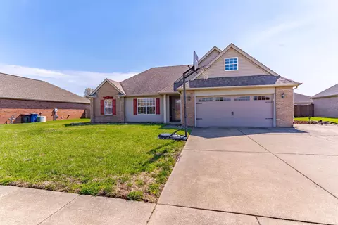 6281 Bryanna Ct, Newburgh, IN 47630