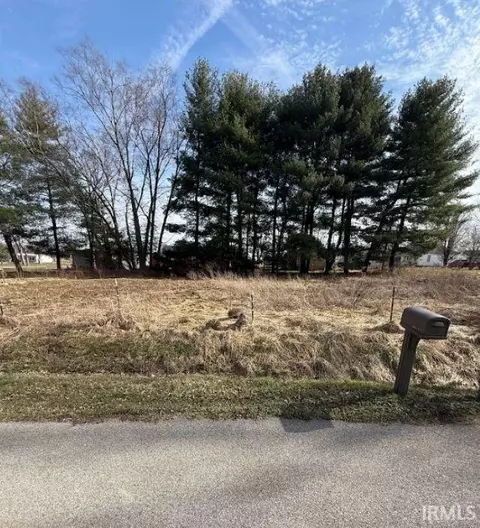 5914 N 1st St, Bicknell, IN 47512