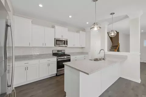 1148 Mosaic St, Huntertown, IN 46748